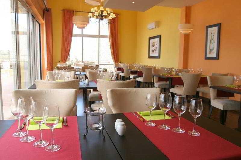 Quinta Da Encosta Velha - Santo Antonio, Villas, Golf & Spa Буденш Ресторан фото